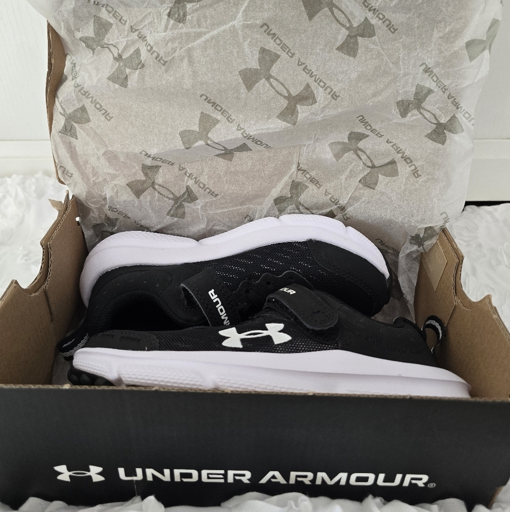 Under Armour Kids Black Sneakers